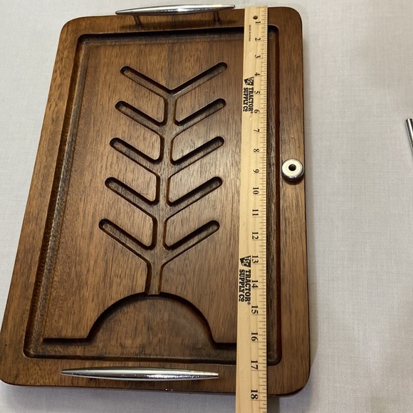 Wooden Walnut Carving Board With Drip Channels - EUC - Picture 4 of 7